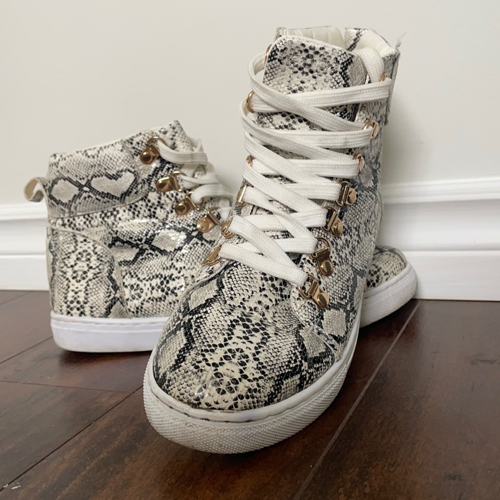 Snakeskin Sneakers 🐍 HOST PICK